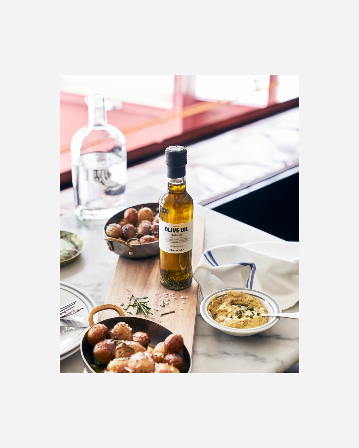 Organic olive oil with rosemary