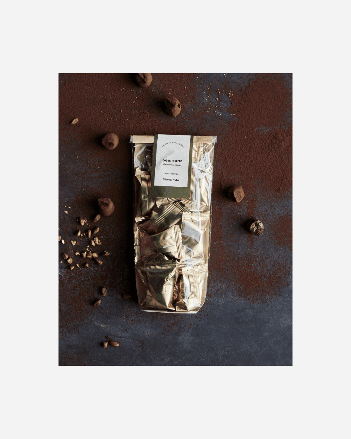 Cocoa truffle with pistachio and crunch
